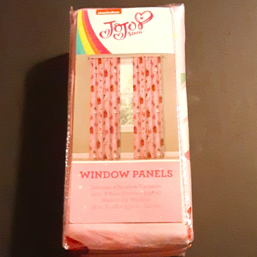 JOJO SIWA 4pc.Roses & Ribbons Drapery Set
